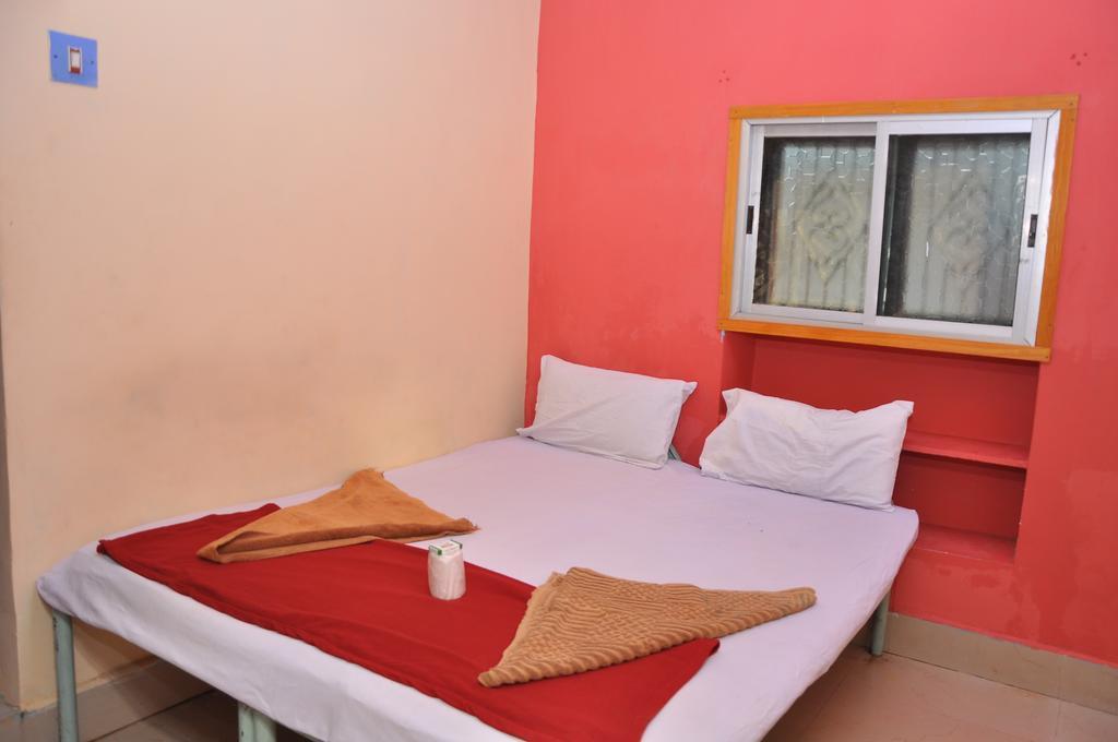 Manju Guest House ฮัมปี ภายนอก รูปภาพ